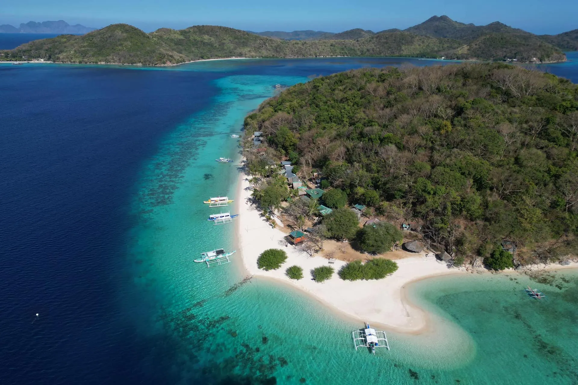 Palawan-island-hopping-banana-island